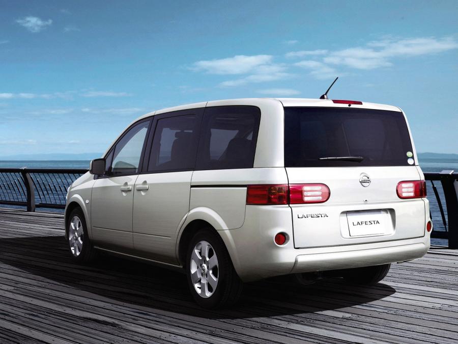  Nissan Lafesta 2007 года  (фото 2 из 7)